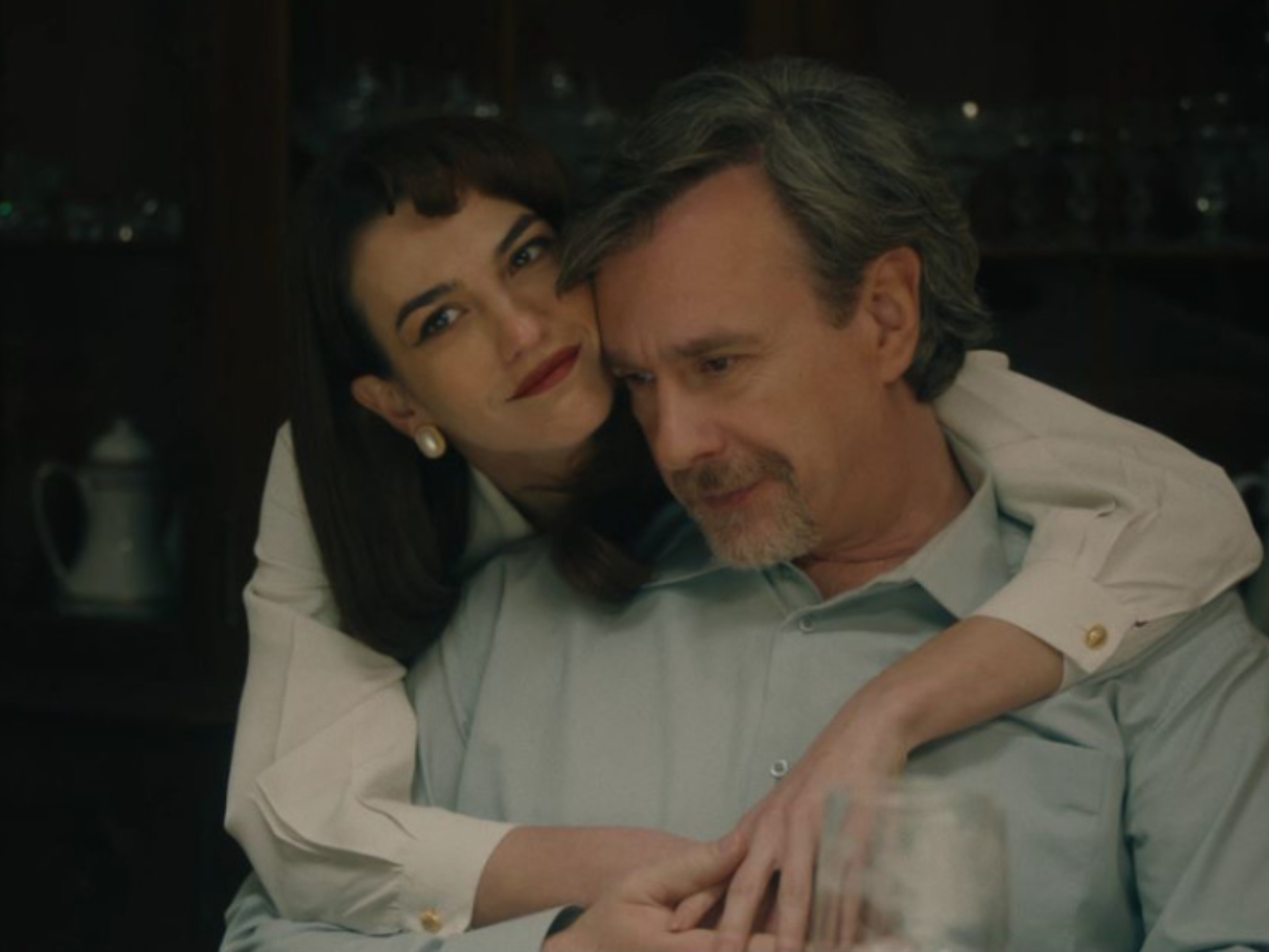 Το σπίτι δίπλα στο ποτάμι: Γίνονται παράνομοι εραστές και καταστρέφουν τις οικογένειες τους