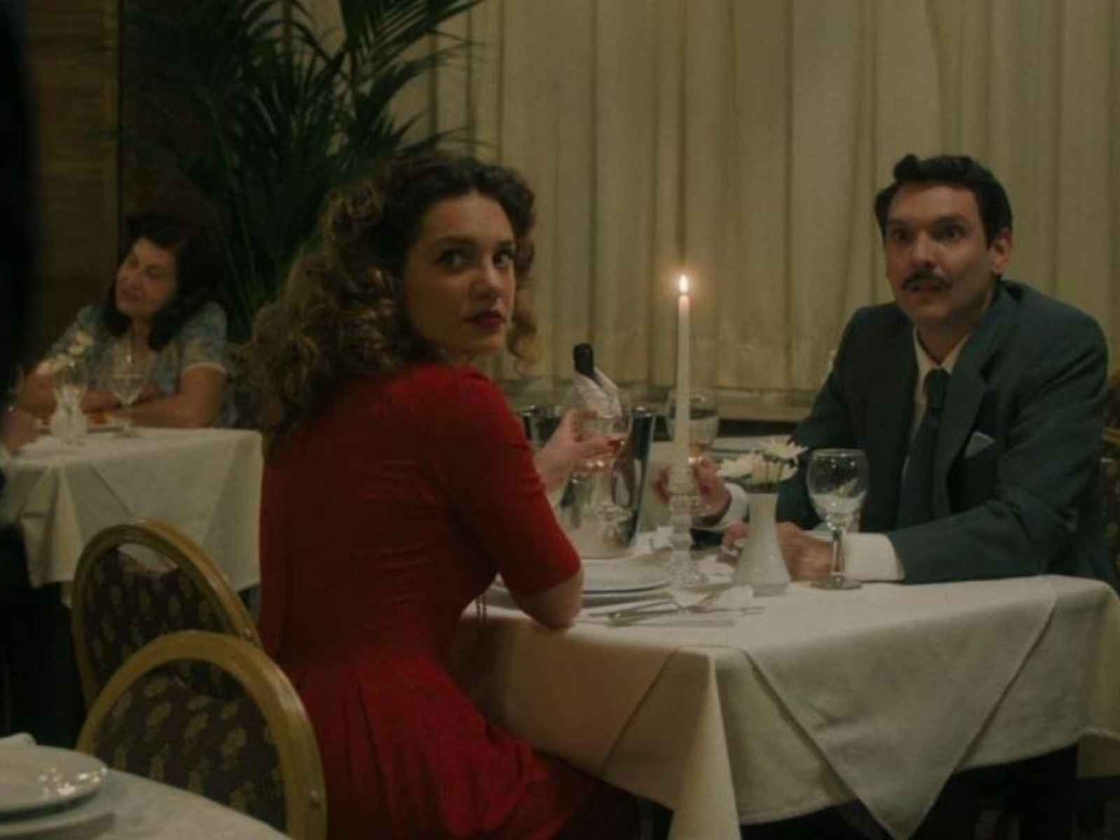 Το σπίτι δίπλα στο ποτάμι: Ο Ηλίας πλησιάζει ανήθικα την Ξένια και την εκμεταλλεύεται