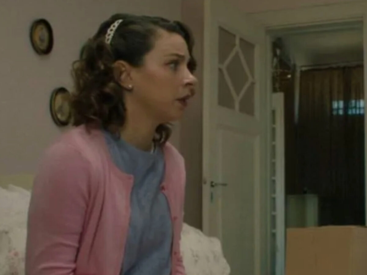 Το σπίτι δίπλα στο ποτάμι: Η Ιουλία κολλάει στον τοίχο την Ασπασία - «Πως παράτησες την οικογένεια σου κι έφυγες;»