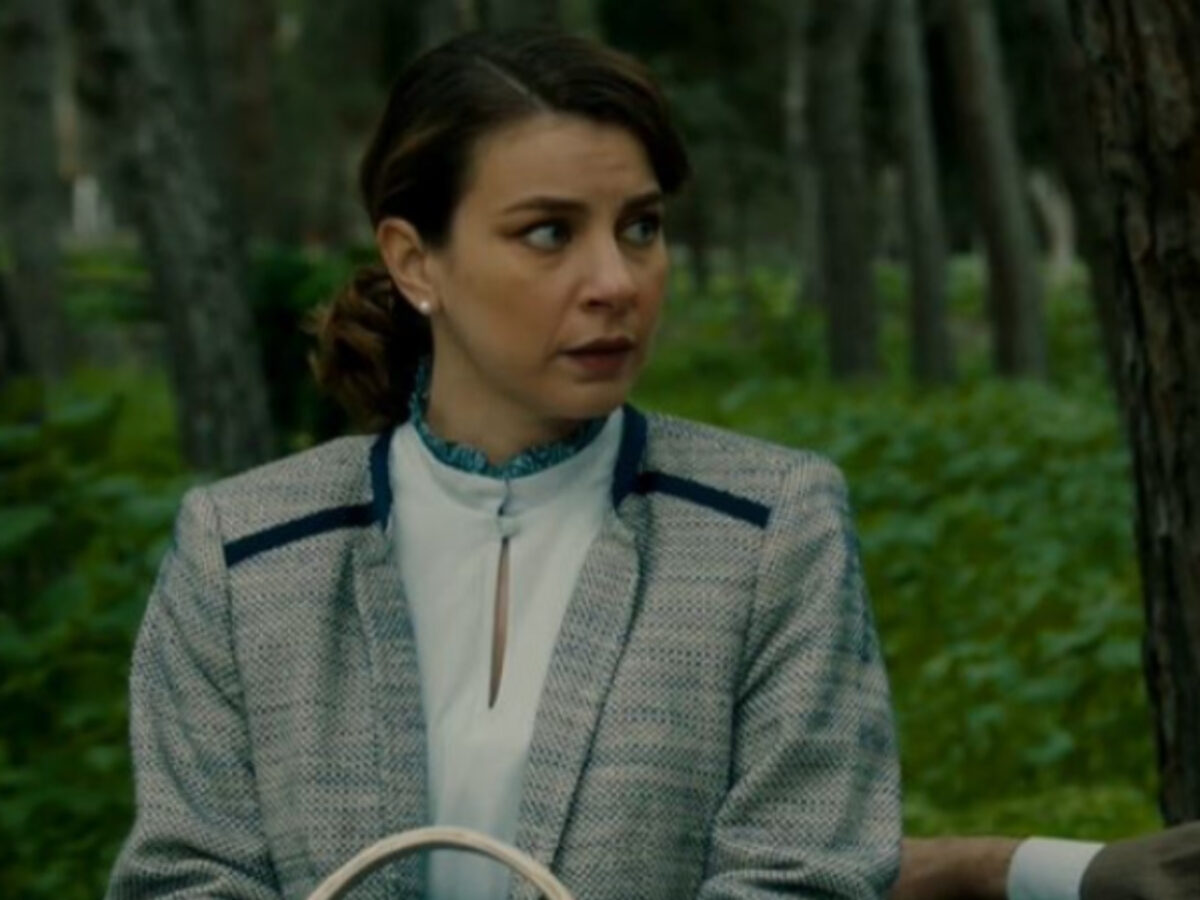 Το σπίτι δίπλα στο ποτάμι: Η Ιουλία πολεμάει την ίδια της την αδερφή και την ξεφτιλίζει