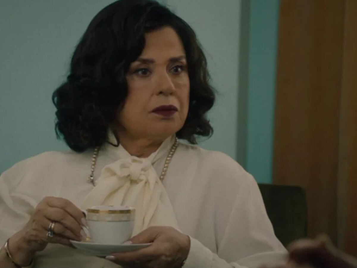 Το σπίτι δίπλα στο ποτάμι: Πεθαίνει το παιδί της και βυθίζεται στον εφιάλτη