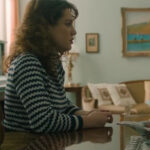 Το σπίτι δίπλα στο ποτάμι: Το μυστηριώδες πρόσωπο που την κάνει να τρέμει από φόβο