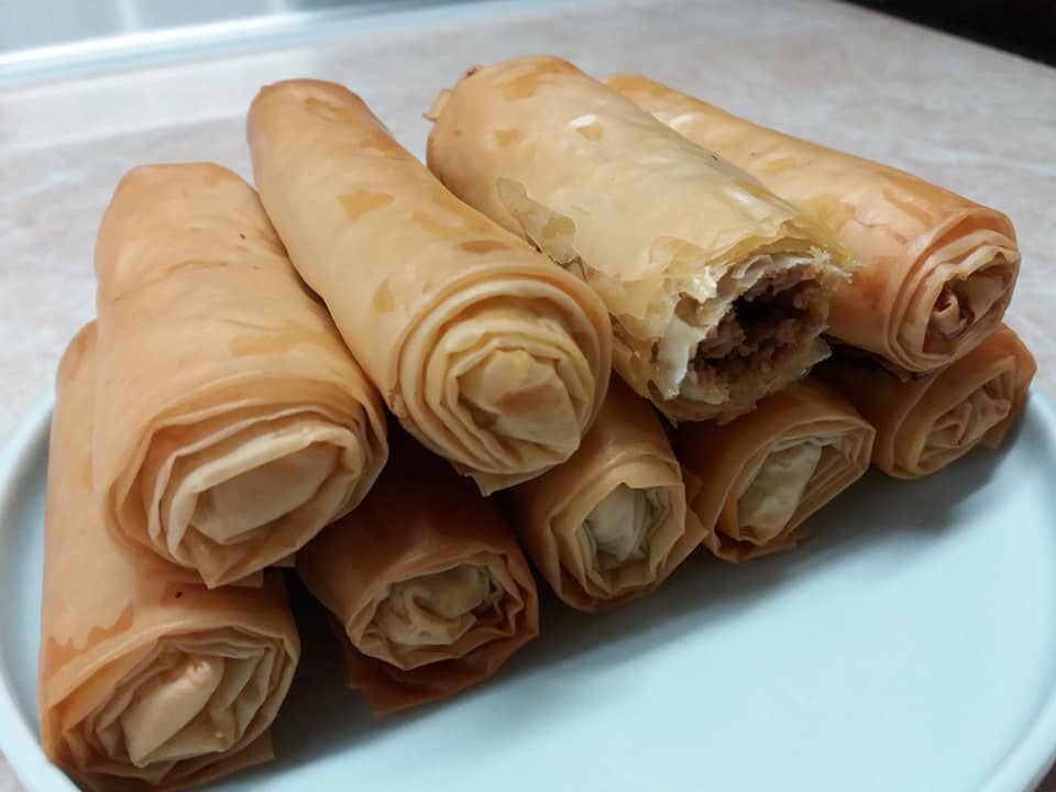 Τραγανά-μπουρεκάκια-με κιμά-και φύλλο κρούστας-