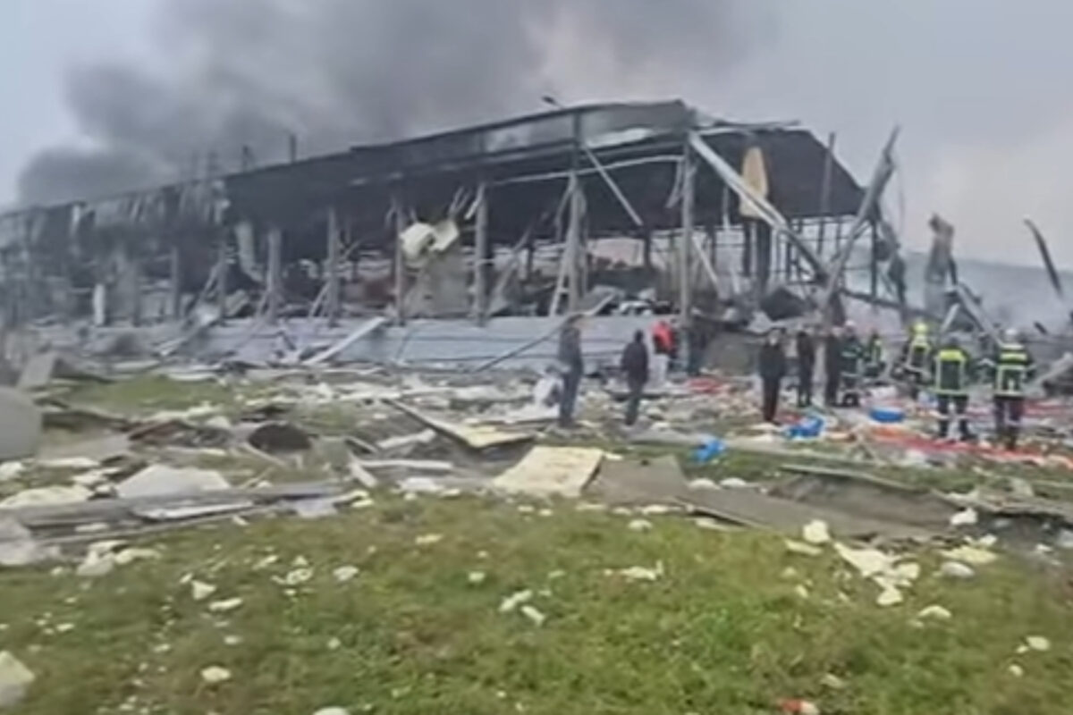 Τρίκαλα: Βίντεο ντοκουμέντο από τη στιγμή που το εργοστάσιο τινάζεται στον αέρα