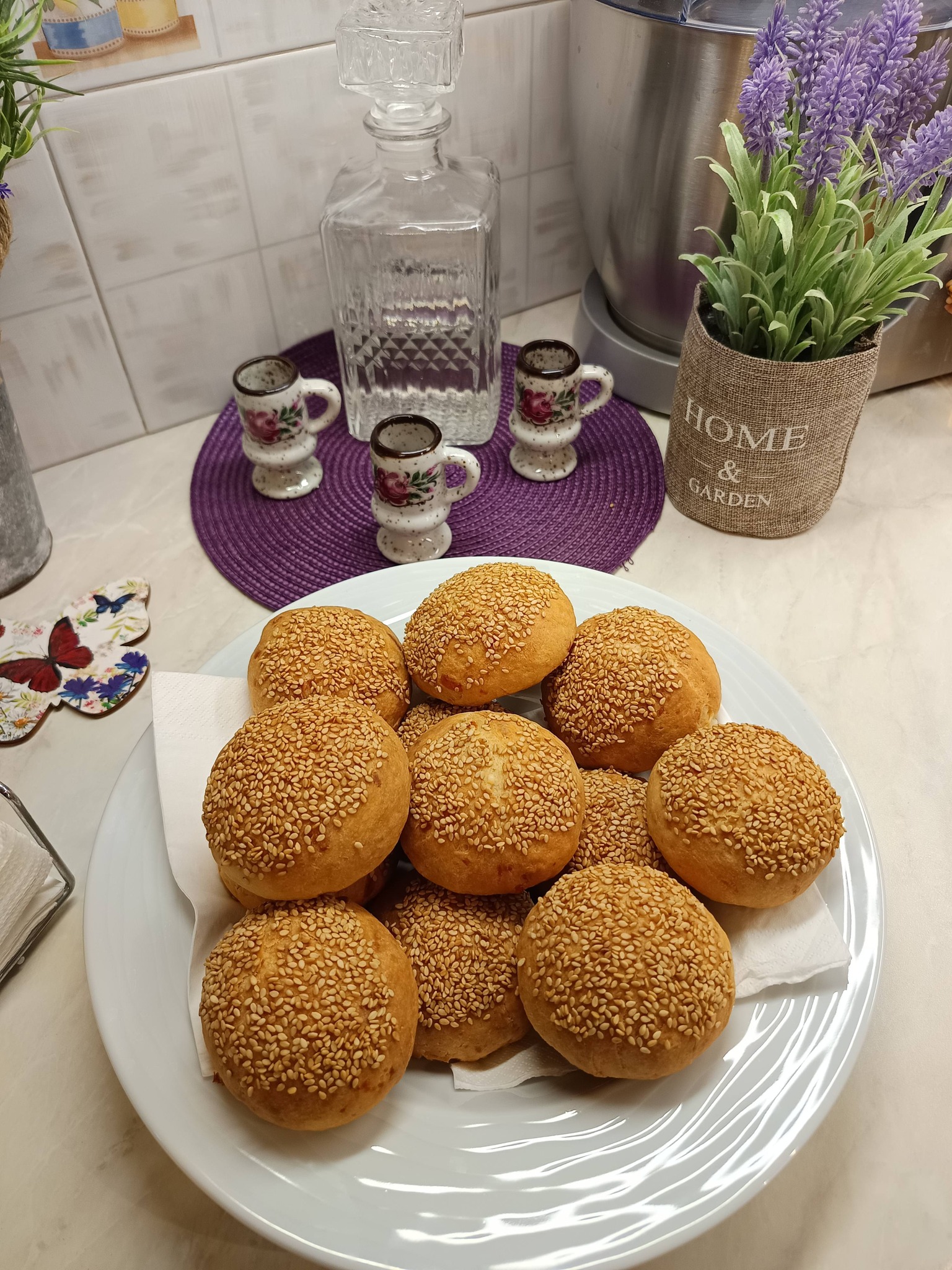 τυροψωμάκια-με-σουσάμι- τυροψωμάκια-με-σουσάμι-