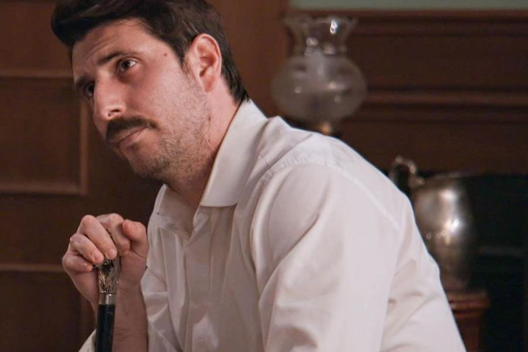 Grand Hotel: Ο Ρήγας στο απόσπασμα