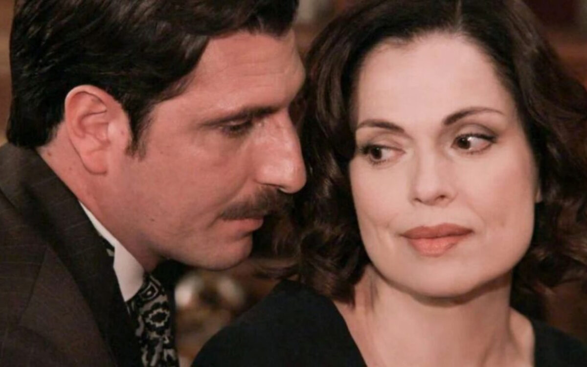 Grand hotel: Ο Πέτρος πιάνει στο κρεβάτι Κυβέλη και Ρήγα