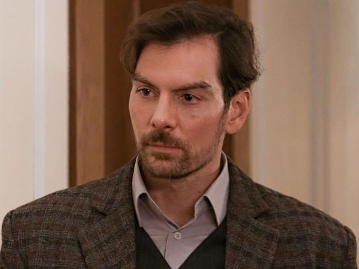 Grand hotel: Ο Πέτρος βάφει τα χέρια του με αίμα