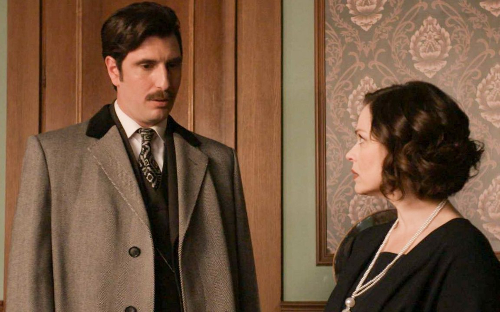 Grand hotel: Ο Ρήγας κλείνει μια για πάντα το στόμα της Κυβέλης