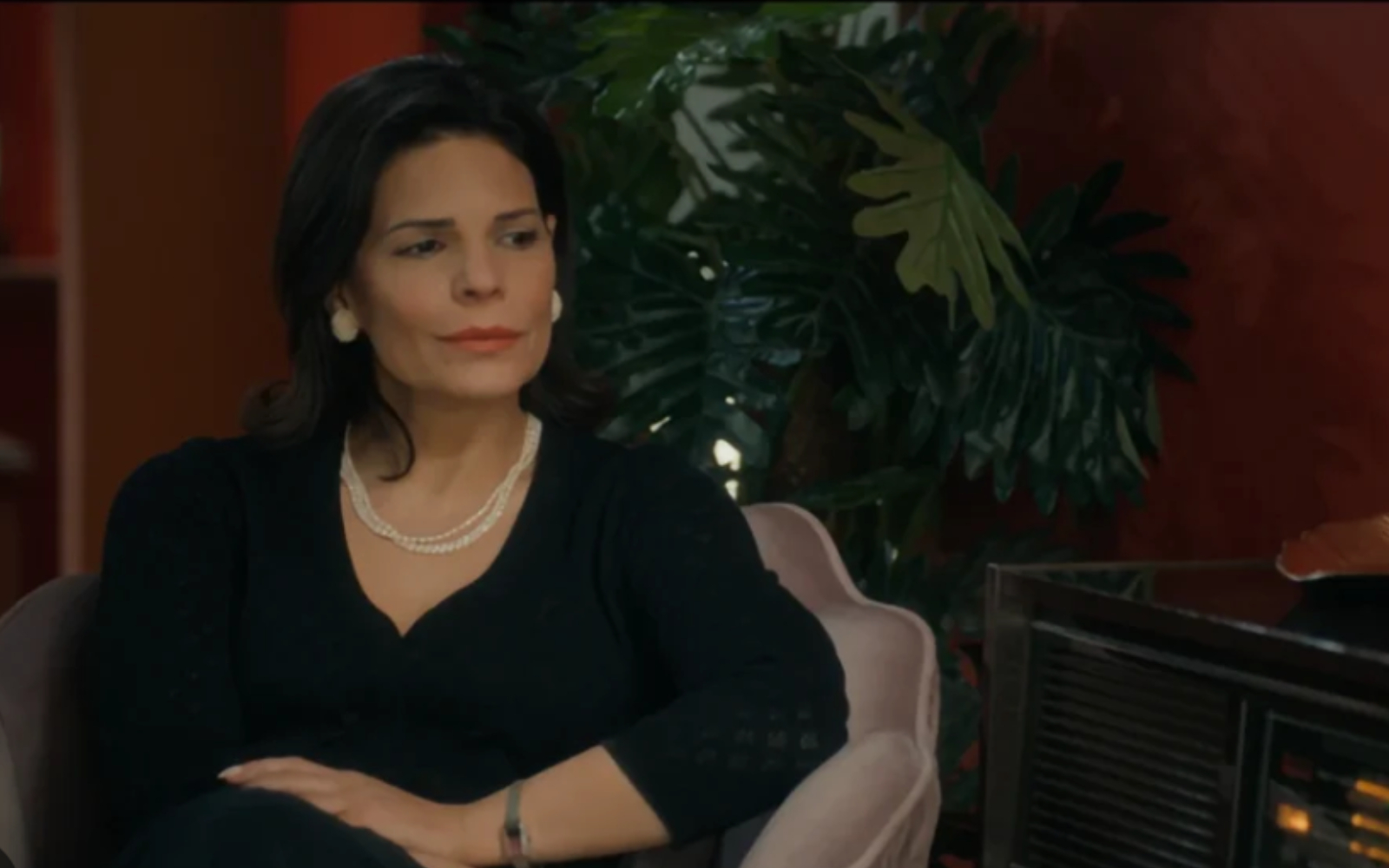 Porto Leone: Η Αδίστακτη Αλεξάνδρα χρησιμοποιεί το παιδί της στα σκοτεινά σχέδια της