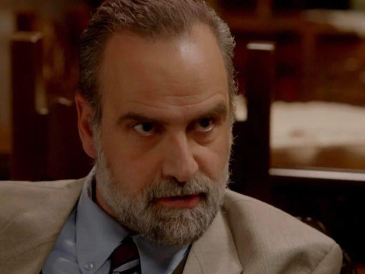 Άγιος έρωτας: To επικίνδυνο παιχνίδι που παίζει ο Παύλος