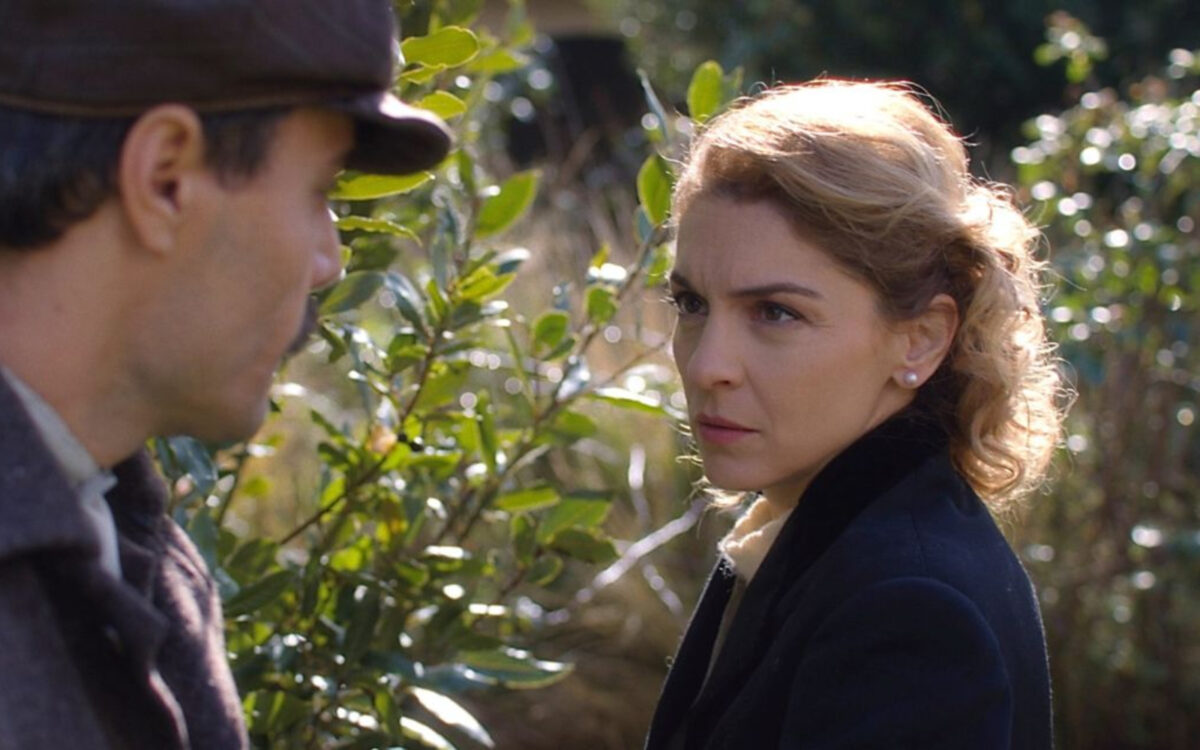 Άγιος Έρωτας: Η Δέσποινα έρμαιο στα χέρια του Παύλου παλεύει να σωθεί