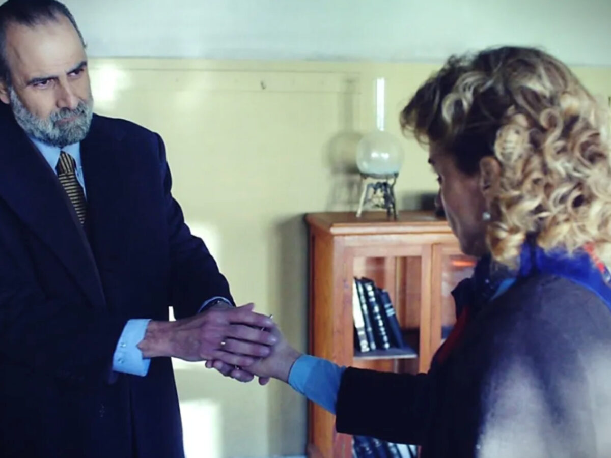 Άγιος Έρωτας: Ο Παύλος κρατάει την Δέσποινα φυλακισμένη