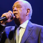 Ακουγόταν μόνο στα live: Ο τολμηρός για την εποχή στίχος που κόπηκε από τα «Λαδάδικα» του Μητροπάνου αφτιαχτο