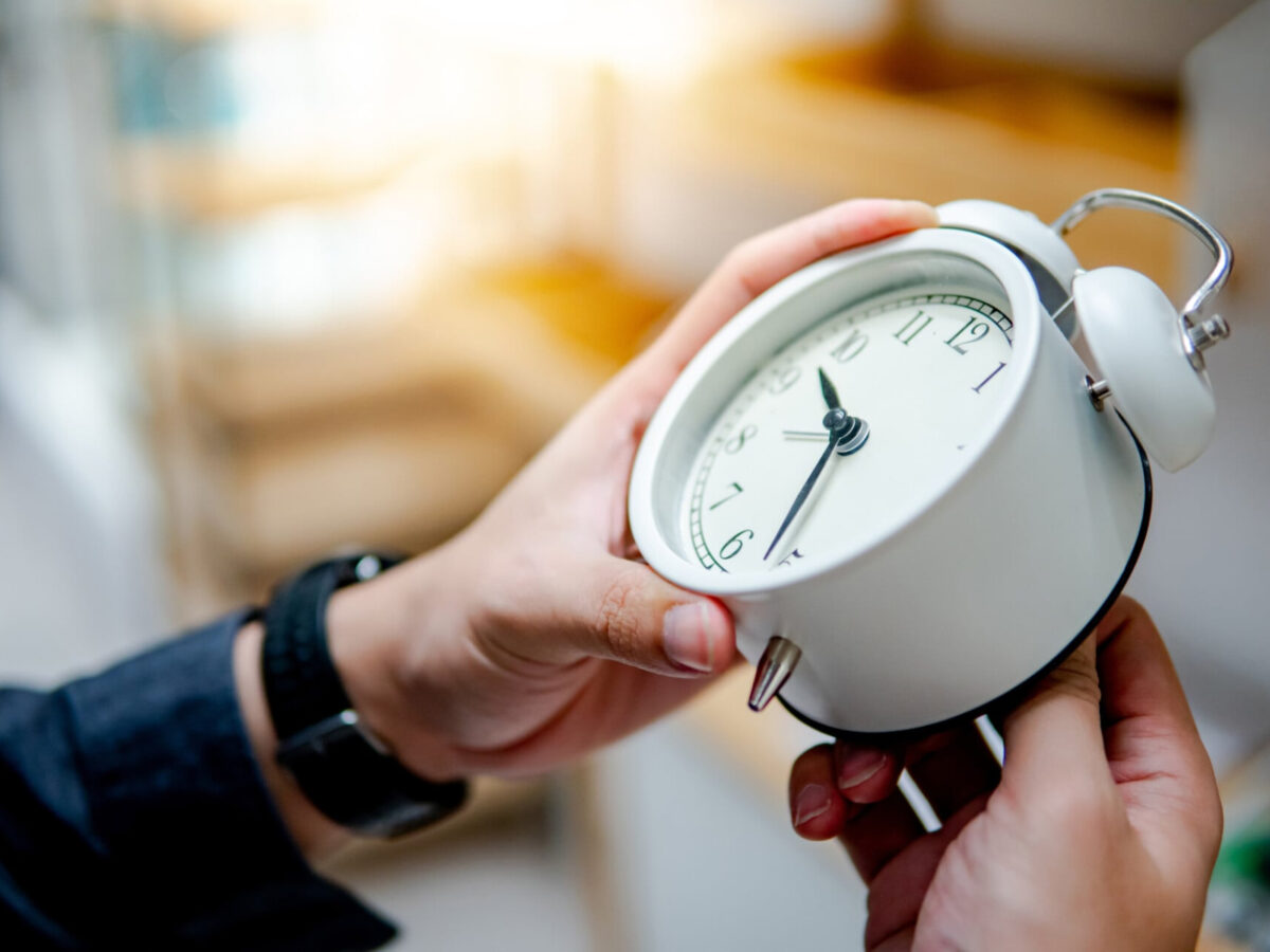 Αλλαγή ώρας 2026: Πότε γυρίζουμε τα ρολόγια μας μία ώρα μπροστά;