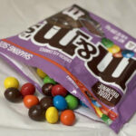Ανακαλούνται 6.000 κιβώτια με σοκολατάκια M&M’s : Σοβαρός κίνδυνος για τα παιδιά