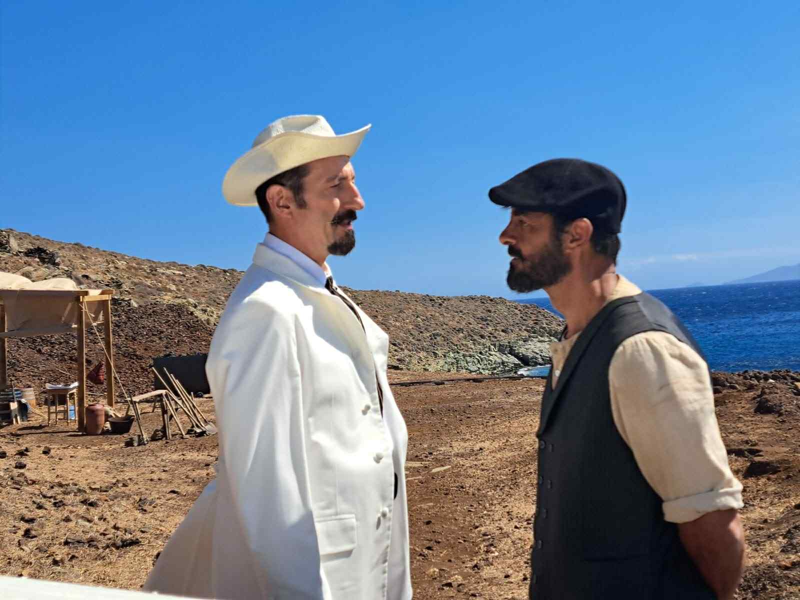 Από ήλιο σε ήλιο επόμενα επεισόδια: 1, 2, 3, 4, 5, 6