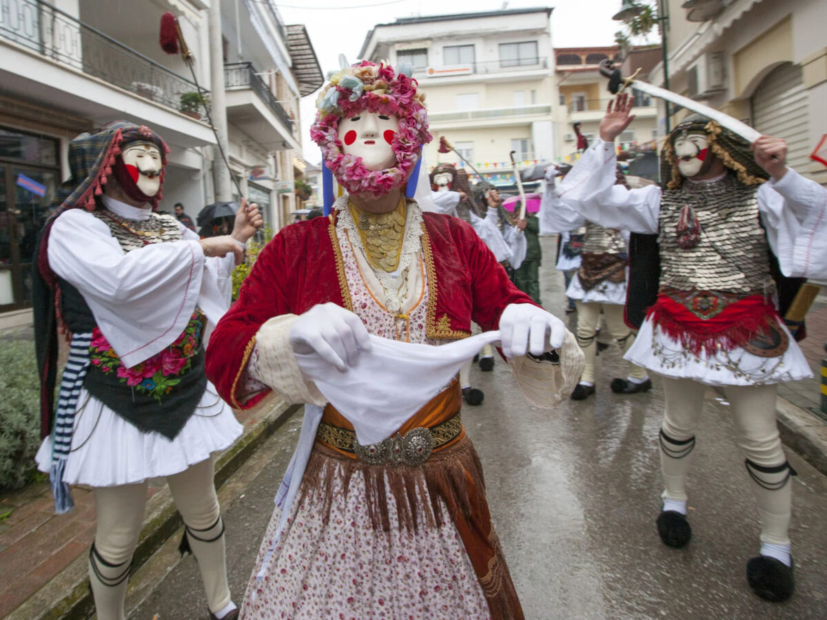Απόκριες 2026: Οι πόλεις με τα καλύτερα και δημοφιλέστερα καρναβάλια στην Ελλάδα