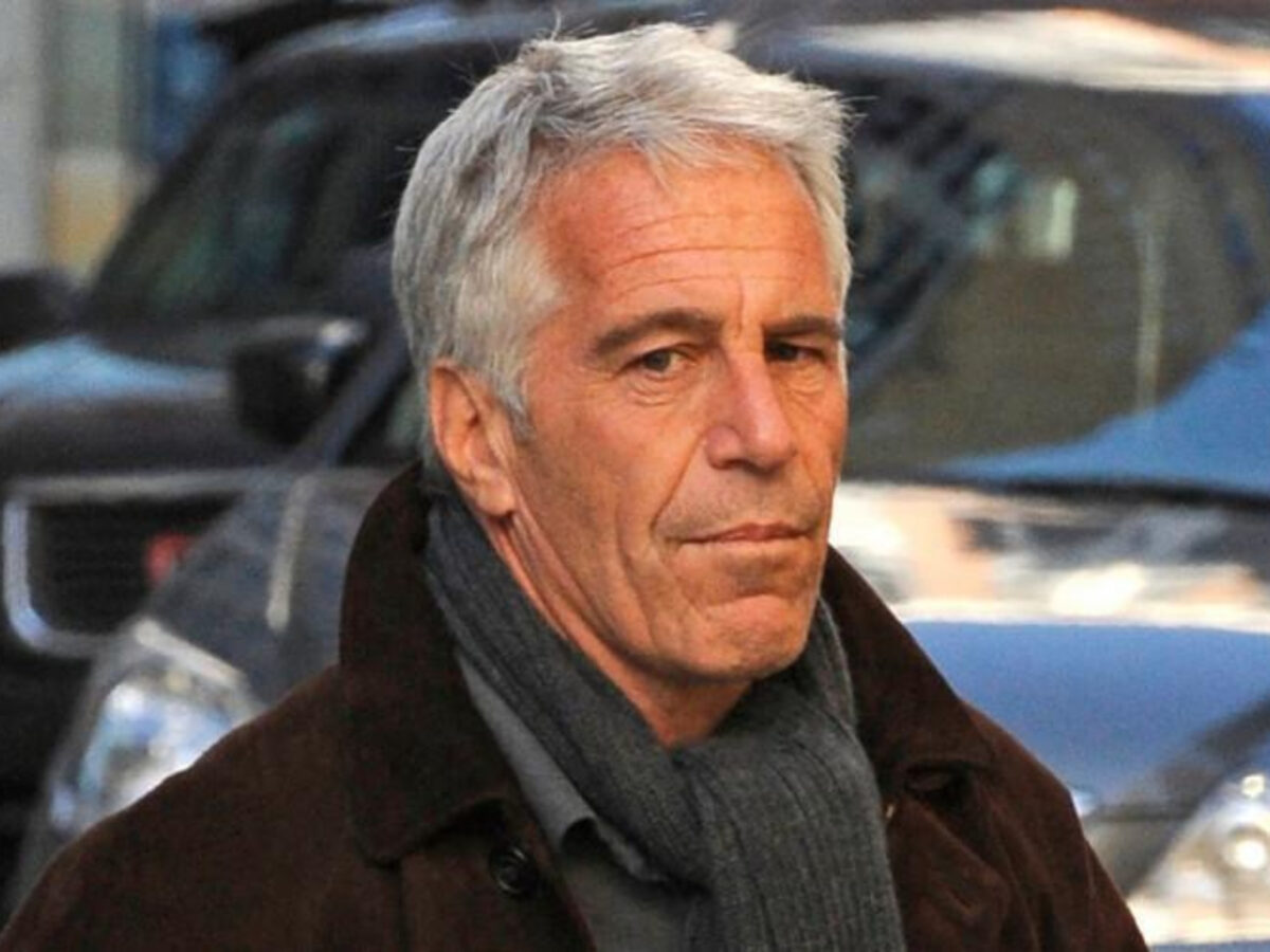 Αρχεία Έπσταϊν: Το βράδυ του θανάτου του μπήκε στο κελί του ένας μυστηριώδης «κρατούμενος»