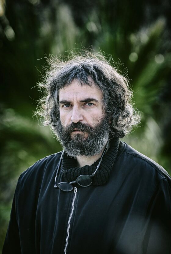 Ο Άρης Σερβετάλης επιστρέφει 20 χρόνια μετά στην ελληνική τηλεόραση - Η σειρά που θα τον δούμε