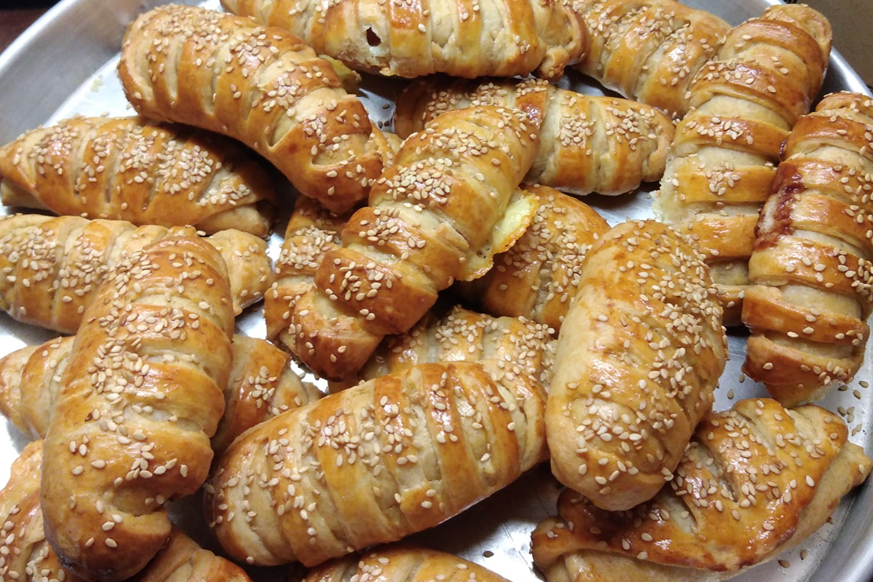 Ατσμά με γραβιέρα και ζύμη σα βαμβάκι