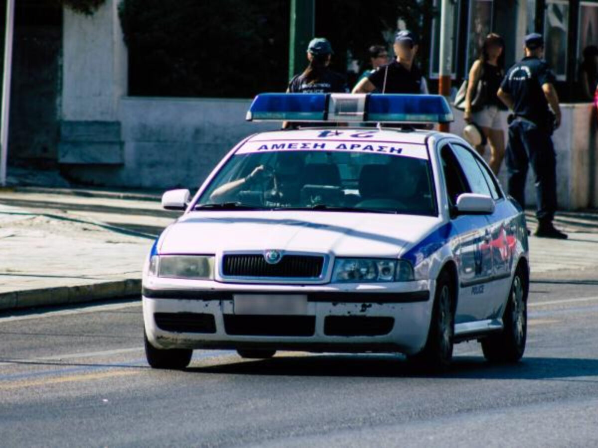 Αττική: Αυτή είναι η δασκάλα που ανατίναζε αυτοκίνητα φίλων που δεν της έδιναν δανεικά- Βίντεο με την δράση της