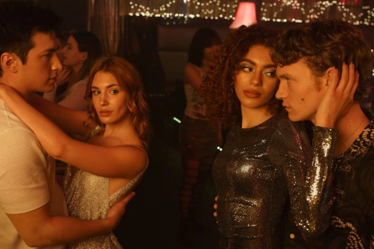 Έχεις «κολλήσει» με αυτή τη σειρά; Οι επιστήμονες λένε πως ίσως κάνει καλό στην ερωτική σου ζωή! αφτιαχτο