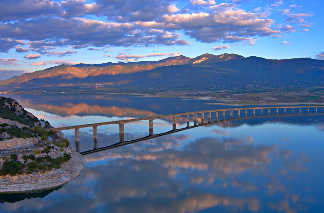 Εδώ θα δείτε νεράιδες.. Το χωριό με την μαγική θέα στην ωραιότερη γέφυρα της Ελλάδας αφτιαχτο