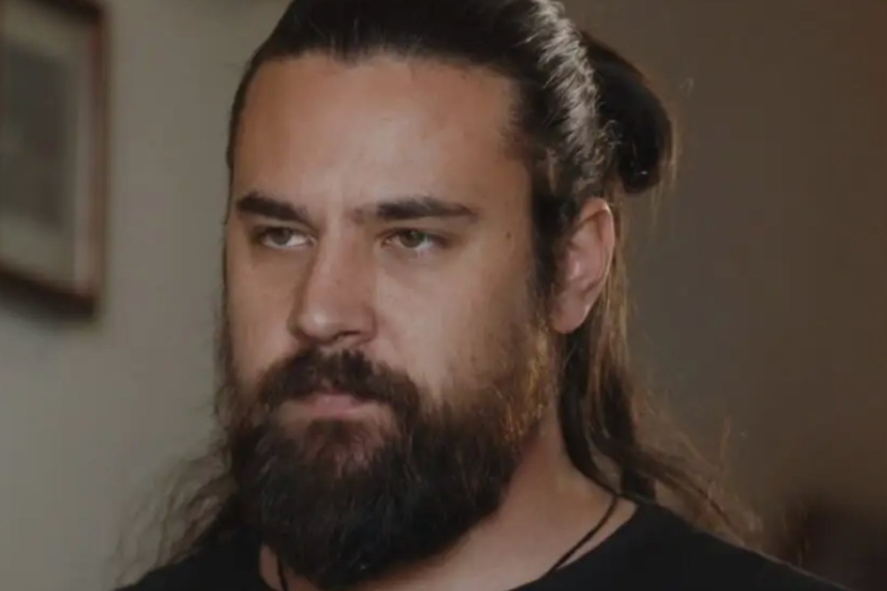 Η Γη της Ελιάς: Ο Παυλής αλλάζει ολοκληρωτικά και τους ξαφνιάζει όλους