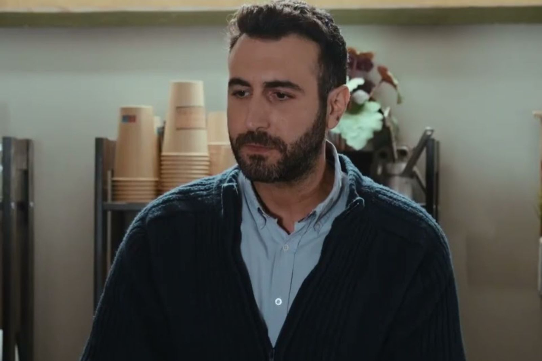 Η Γη της Ελιάς: Ο Πότης γίνεται εμμονικός με τη Μυρτώ και χάνει το μυαλό του