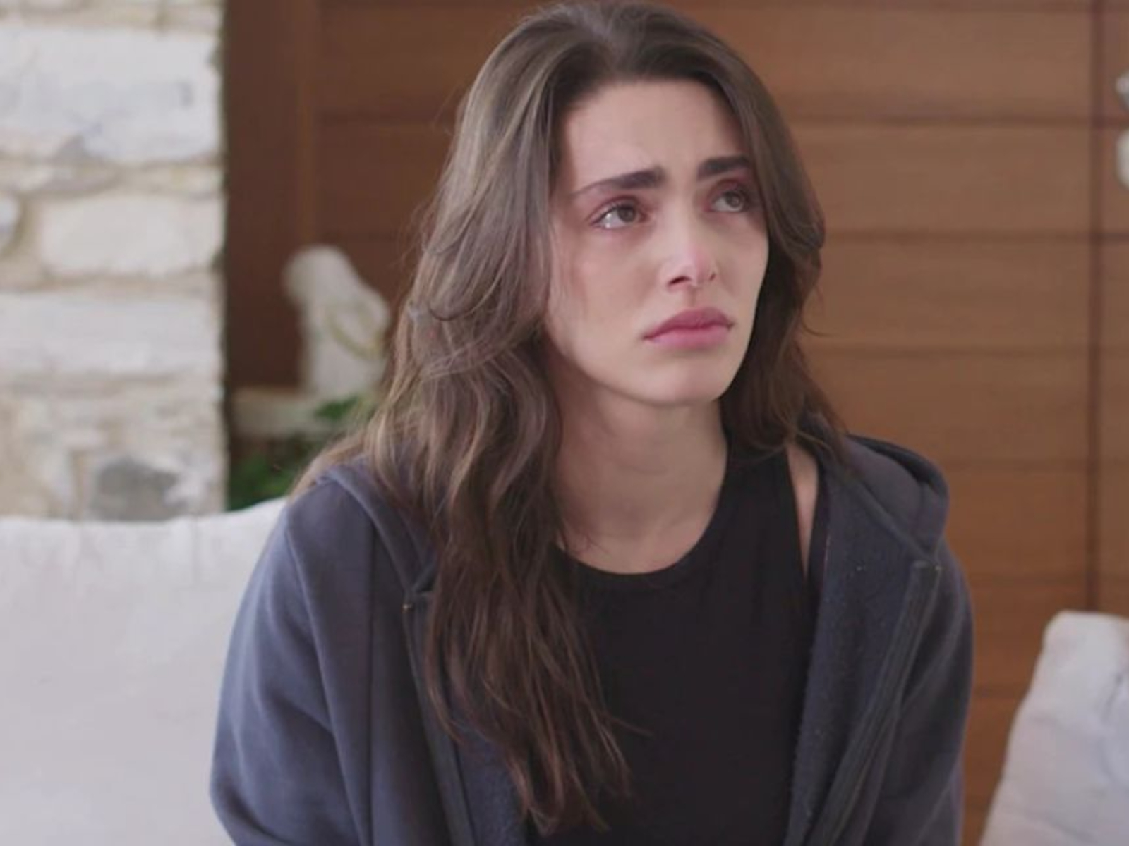 Η Γη της Ελιάς: Τους πιάνει στα πράσα και τους κάνει βούκινο σε όλη την Μάνη