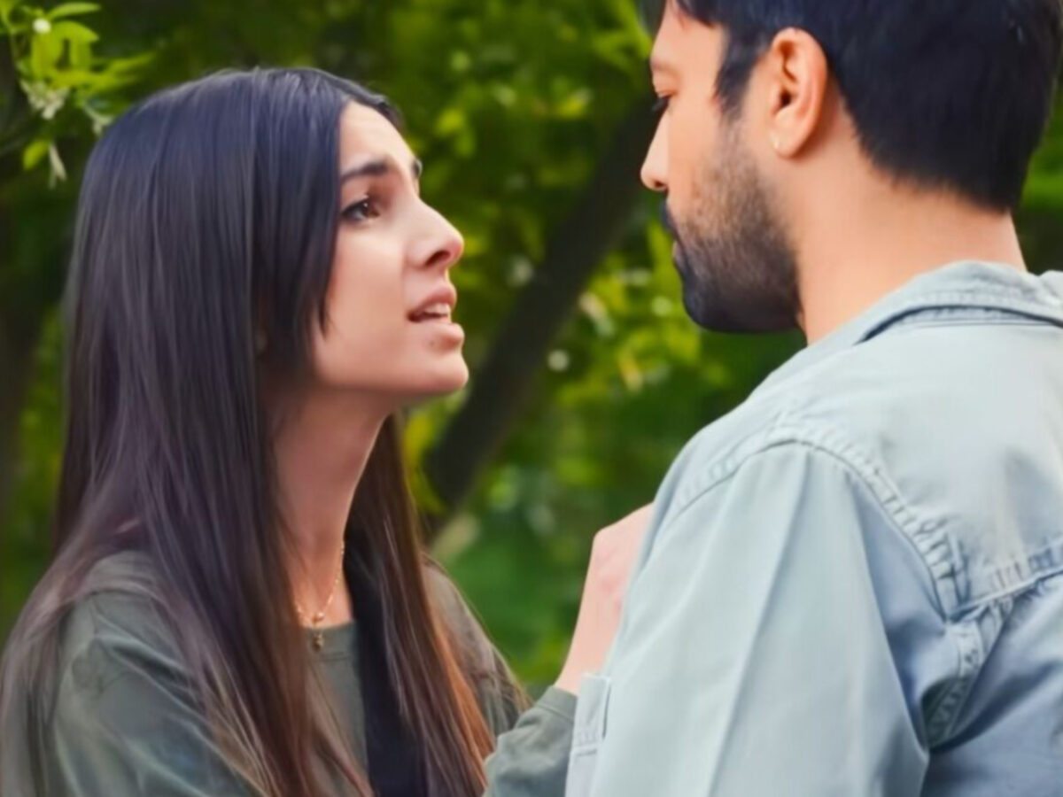 Η Γη της Ελιάς : H Βασιλική πιάνει στα πράσα τον Στέφανο με μια συνάδελφό του