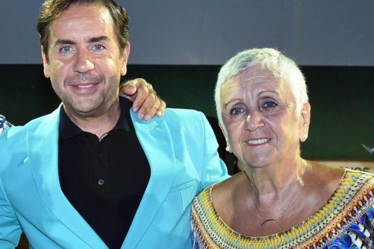 Γιώργος Μαζωνάκης: Στο νοσοκομείο η μητέρα του