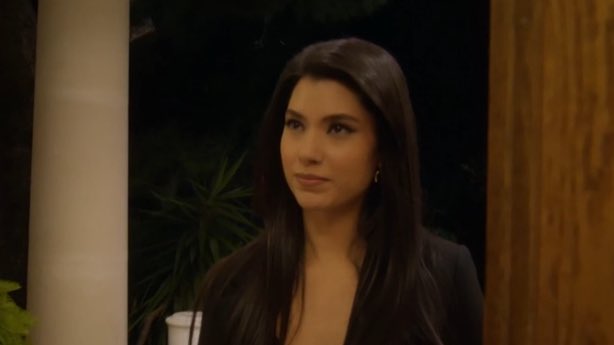 Να μ' αγαπάς-Λουκία