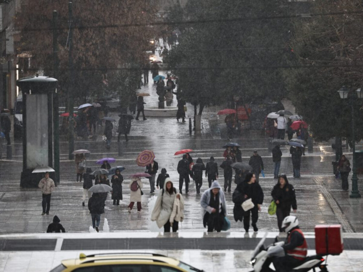 Ο Καιρός την Τσικνοπέμπτη από την ΕΜΥ: Σερί βροχοπτώσεων σε πολλές περιοχές της χώρας- Που θα πέσει χιόνι