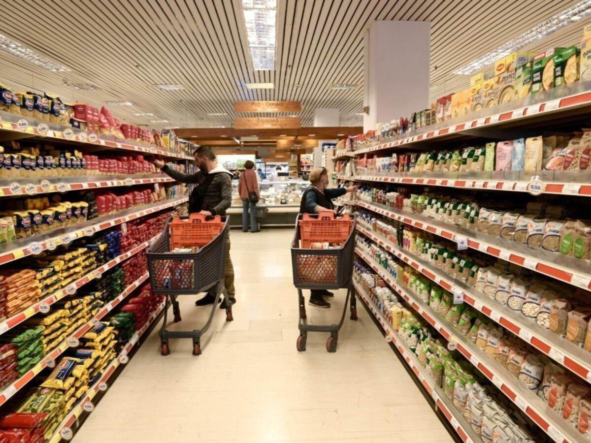 Καθαρά Δευτέρα: Ποια σούπερ μάρκετ και καταστήματα είναι ανοιχτά και ποιες ώρες