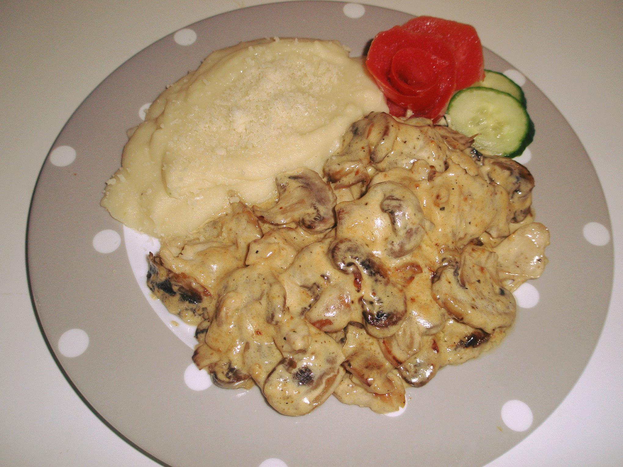 Κοτόπουλο αλά κρεμ με μανιτάρια και πουρέ για του Αγίου Βαλεντίνου