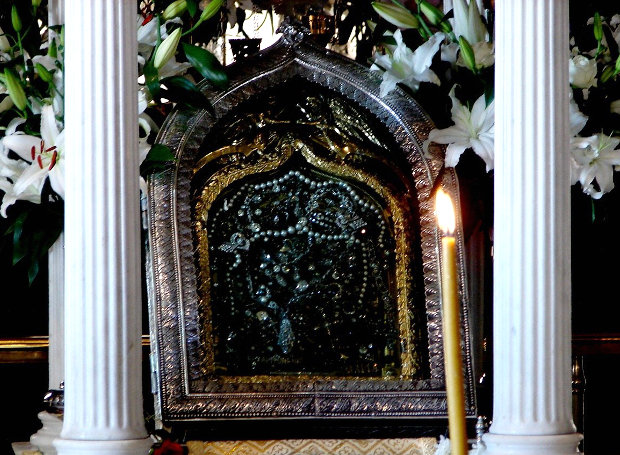 Ο ξεσηκωμός της Τήνου για την σύλληψη του ιερόσυλου αφτιαχτο