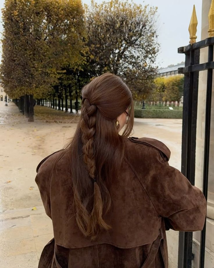 Μαλλιά Μαρτίου 2026: Τα πιο μοντέρνα και εύκολα χτενίσματα για κάθε στιγμή της ημέρας