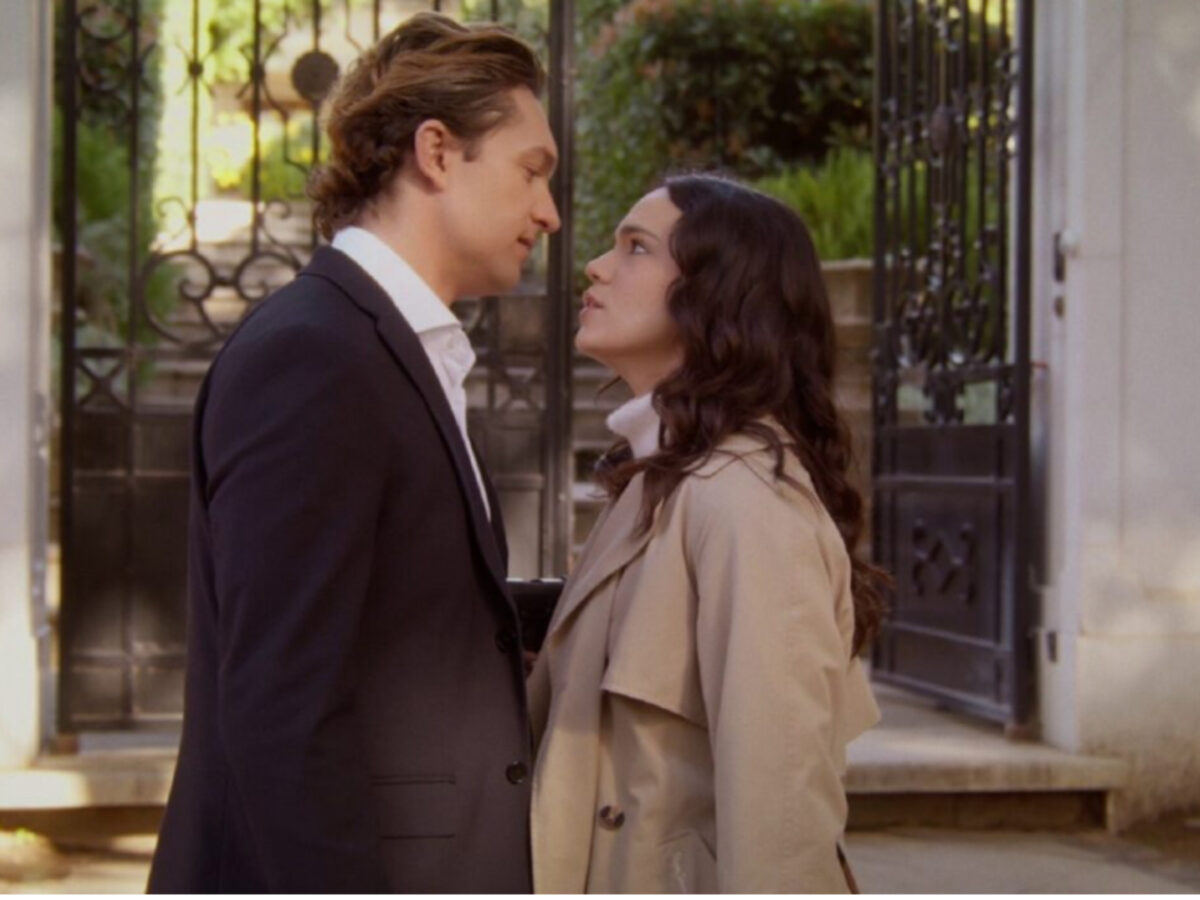 Να μ αγαπάς: «Θα σε σκοτώσω, στο ορκίζομαι» της φωνάζει θολωμένος και αρπάζει το όπλο