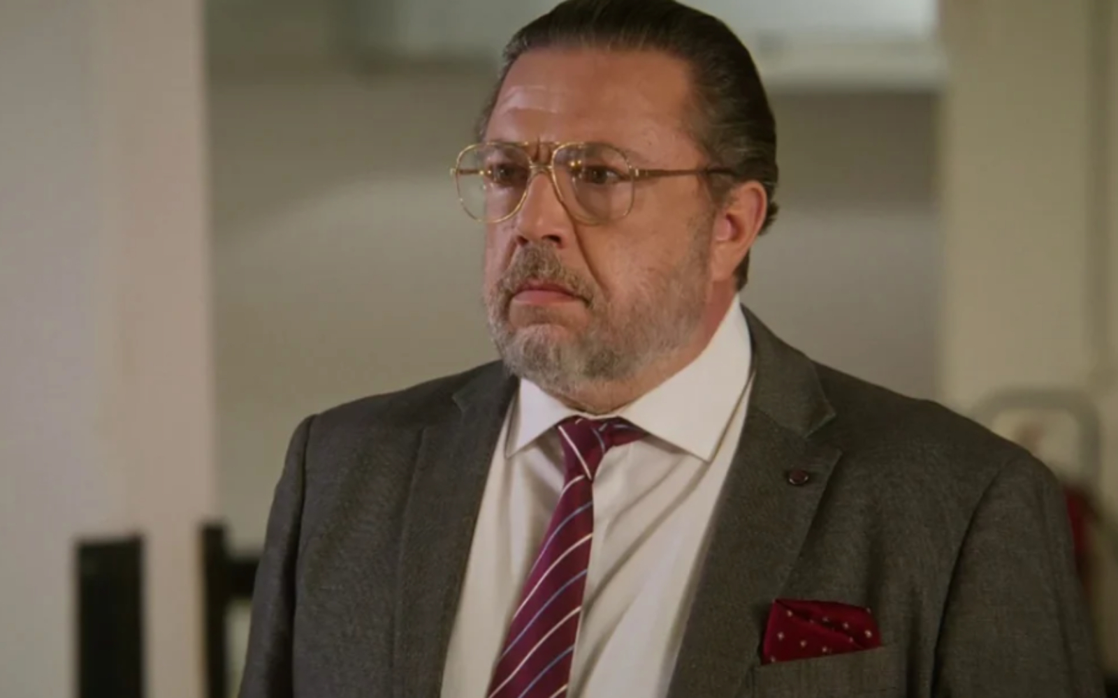 Να μ' αγαπάς: Ο Θεόφιλος νεκρός -Πεθαίνει μόνος και ξεχασμένος