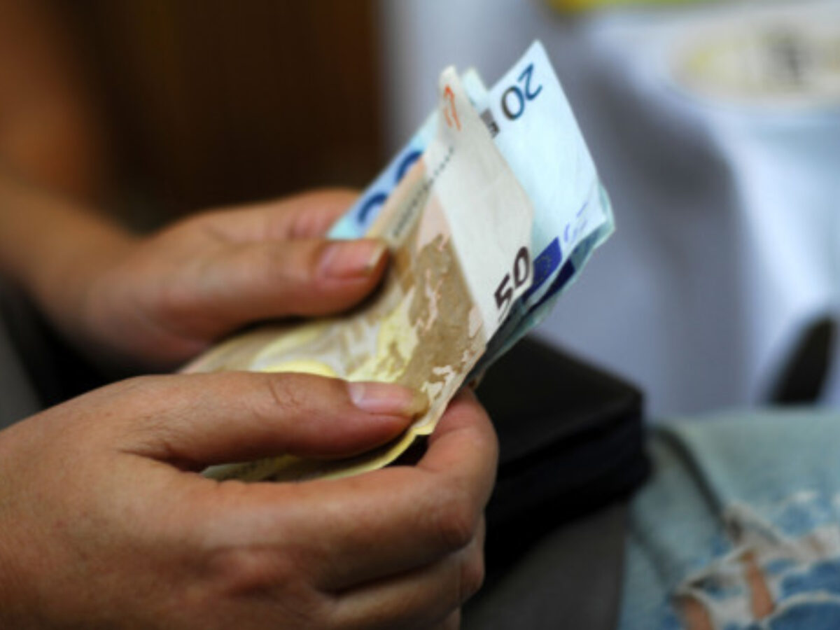 Νέο επίδομα 200 ευρώ από τη ΔΥΠΑ για 12 μήνες: Ποιοι το δικαιούνται;