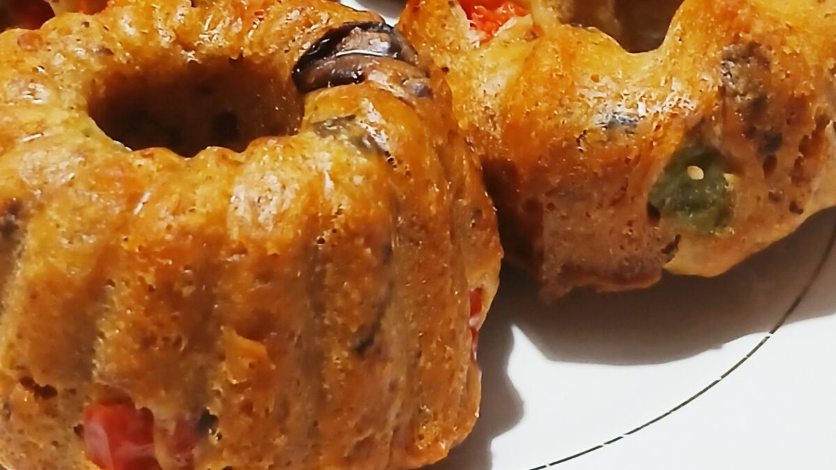 Νηστίσιμα αλμυρά κεκάκια για τη Σαρακοστή