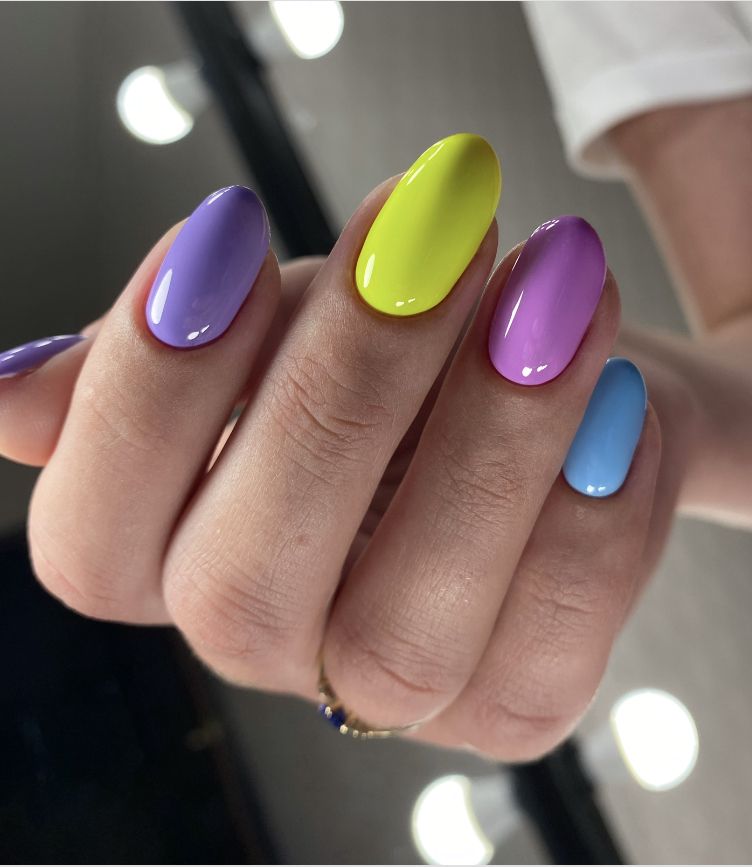 Νύχια Μαρτίου 2026: Τα σχέδια στο μανικιούρ που θα κλέψουν τις εντυπώσεις την Άνοιξη 2026