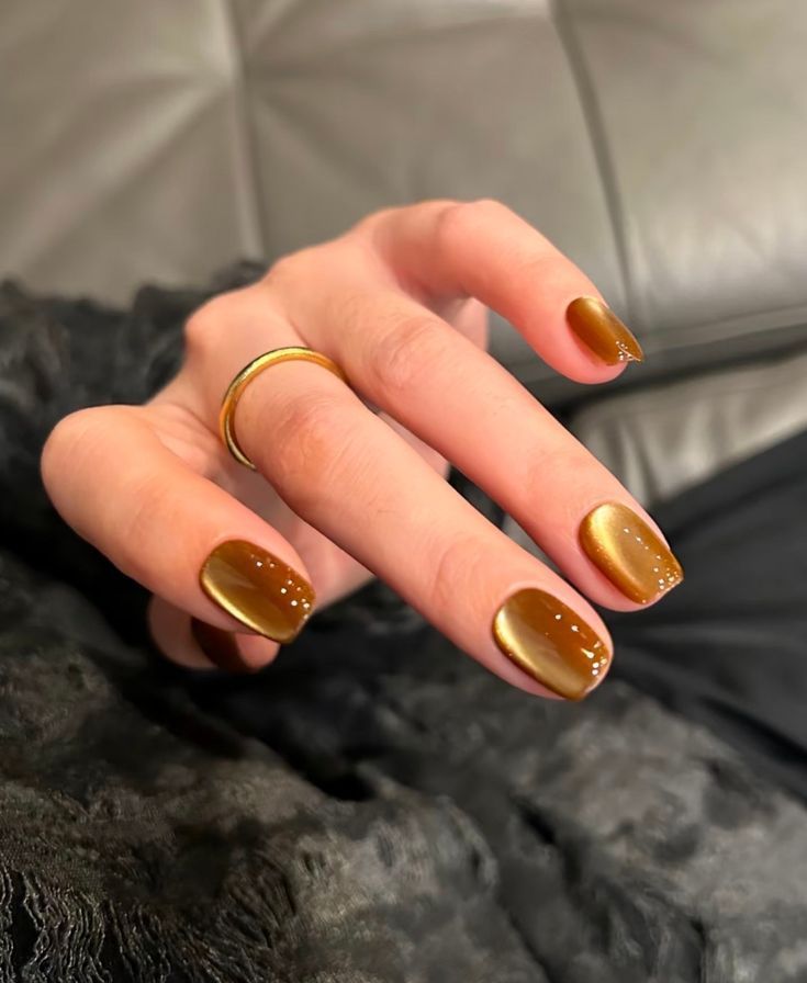 Νύχια Μαρτίου 2026: Τα σχέδια στο μανικιούρ που θα κλέψουν τις εντυπώσεις την Άνοιξη 2026