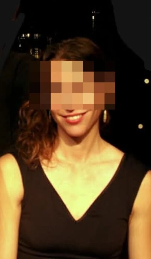 Πασίγνωστη τραγουδίστρια οδηγούσε μεθυσμένη και πήρε παραμάζωμα 5 αυτοκίνητα στο Κολωνάκι