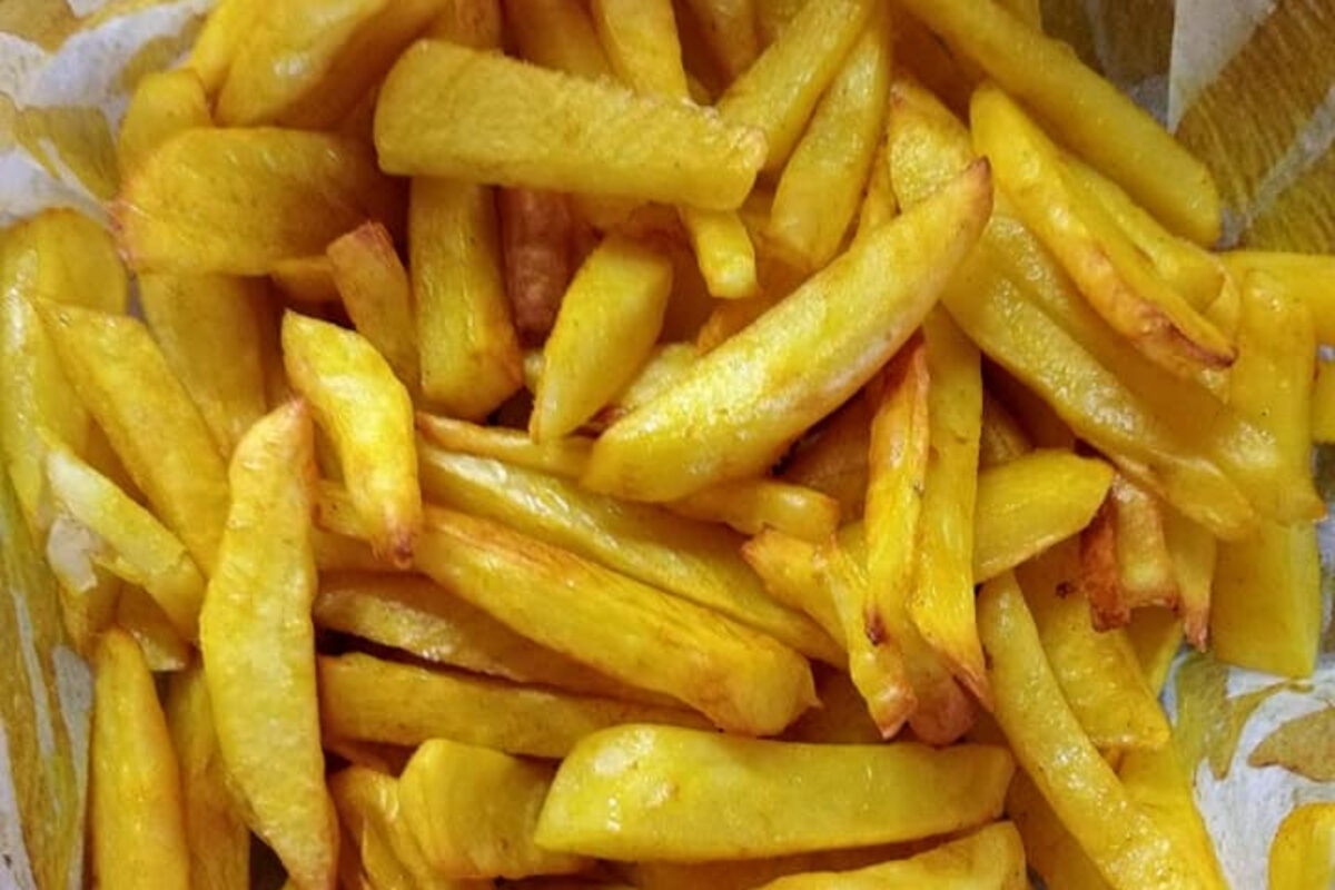 Πατάτες-σαν τηγανιτές-στην-λαδόκολλα-συνταγή-