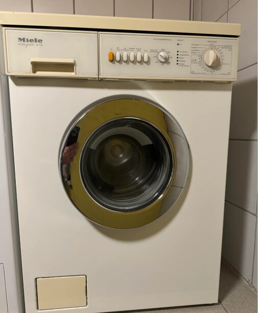 Πόσο μπορείς να αφήσεις τα ρούχα στο πλυντήριο μέχρι να τα απλώσεις σύμφωνα με τους ειδικούς