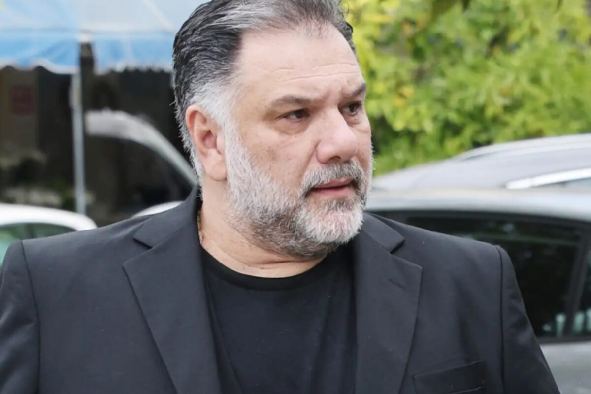 Πότε επιστρέφει στη τηλεόραση ο Γρηγόρης Αρναούτογλου μετά τον θάνατο της μητέρας του