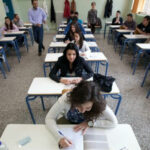 Πότε καταργούνται οι Πανελλήνιες: Η Υπουργός Παιδείας απαντά και κάνει λόγο για Τράπεζα θεμάτων με 2.500 νέα θέματα